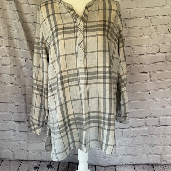 Plaid Long Sleeve Women's Top - Picture 2 of 6